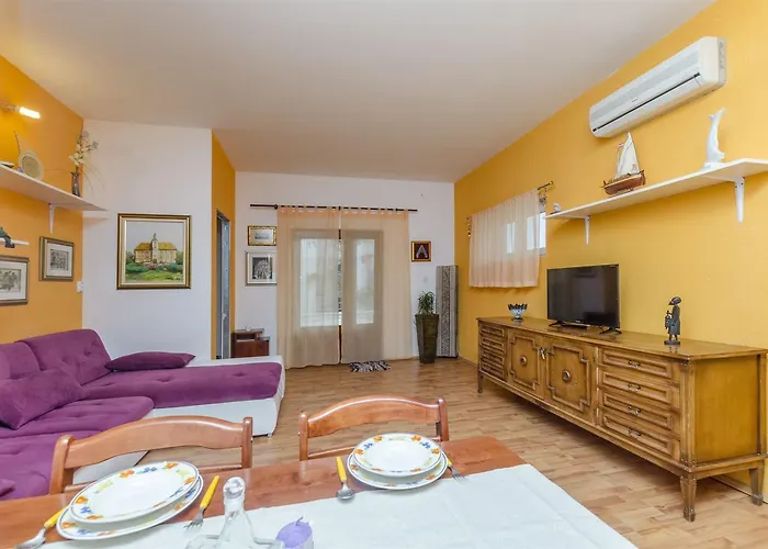 Amulic Apartament Duće